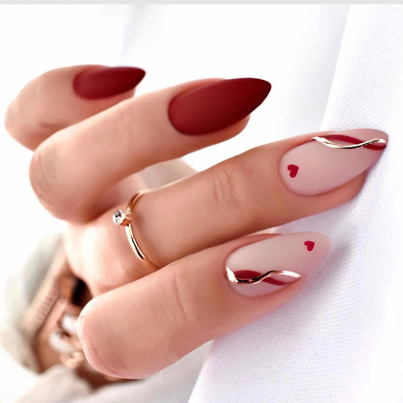 Long Stiletto False Nails Black Edge French Gold Thread Black Rhinestones Design Wearable Fake Nails Press on Nails Manicure Tip