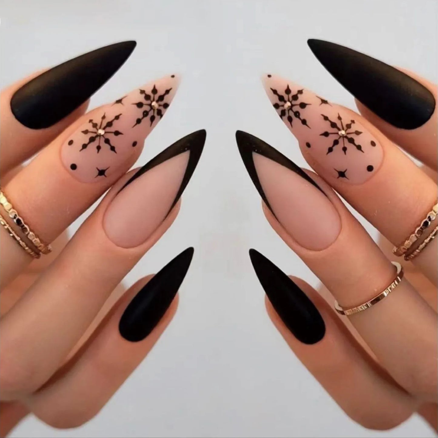 Long Stiletto False Nails Black Edge French Gold Thread Black Rhinestones Design Wearable Fake Nails Press on Nails Manicure Tip